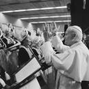 Paus luistert aandachtig naar maatschappelijke organisati in de Jaarbeurs in Utr, Bestanddeelnr 933-3262